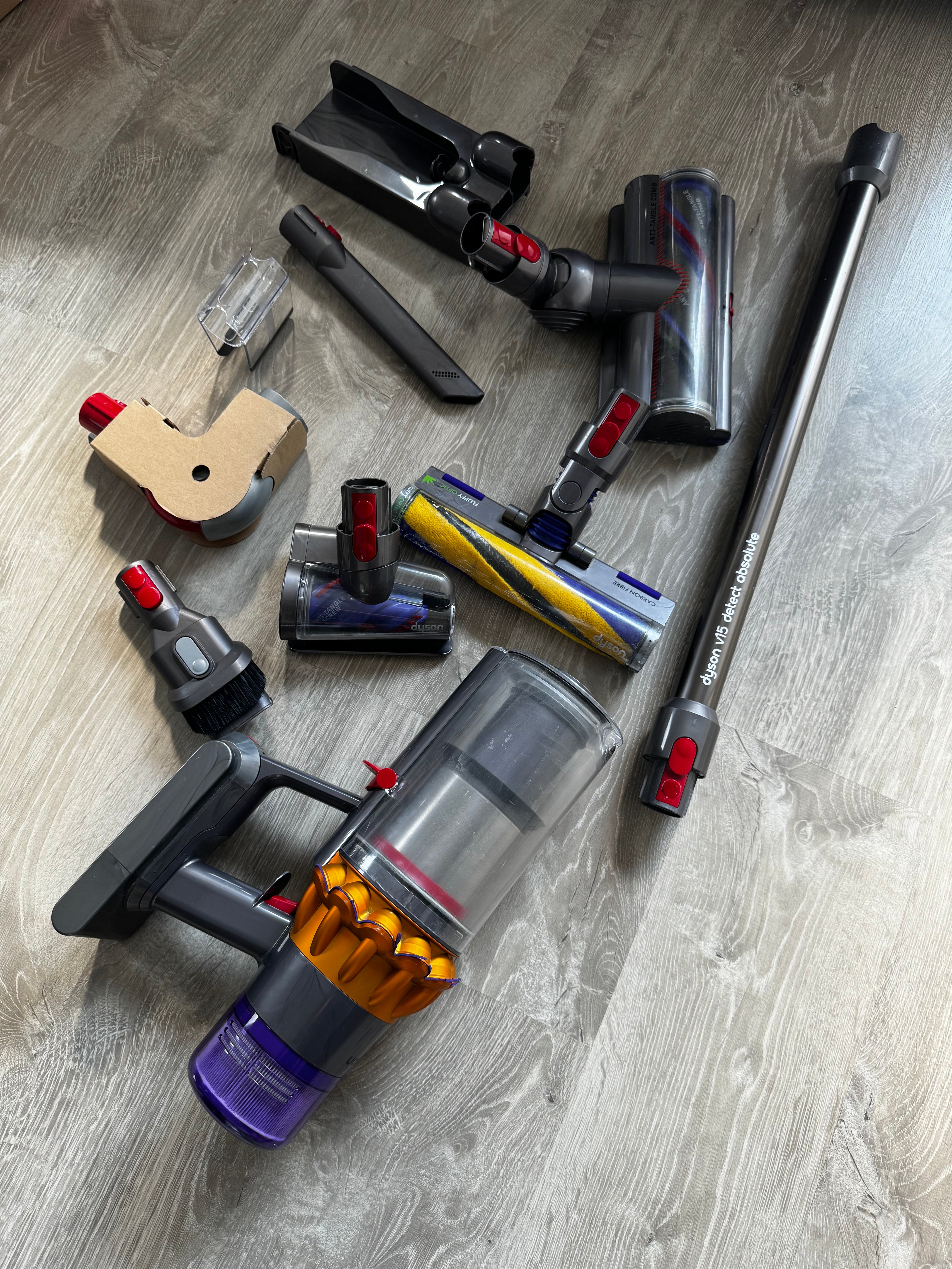 Dyson V15 Detect Absolute — Krachtig zuigen, slim gemeten.