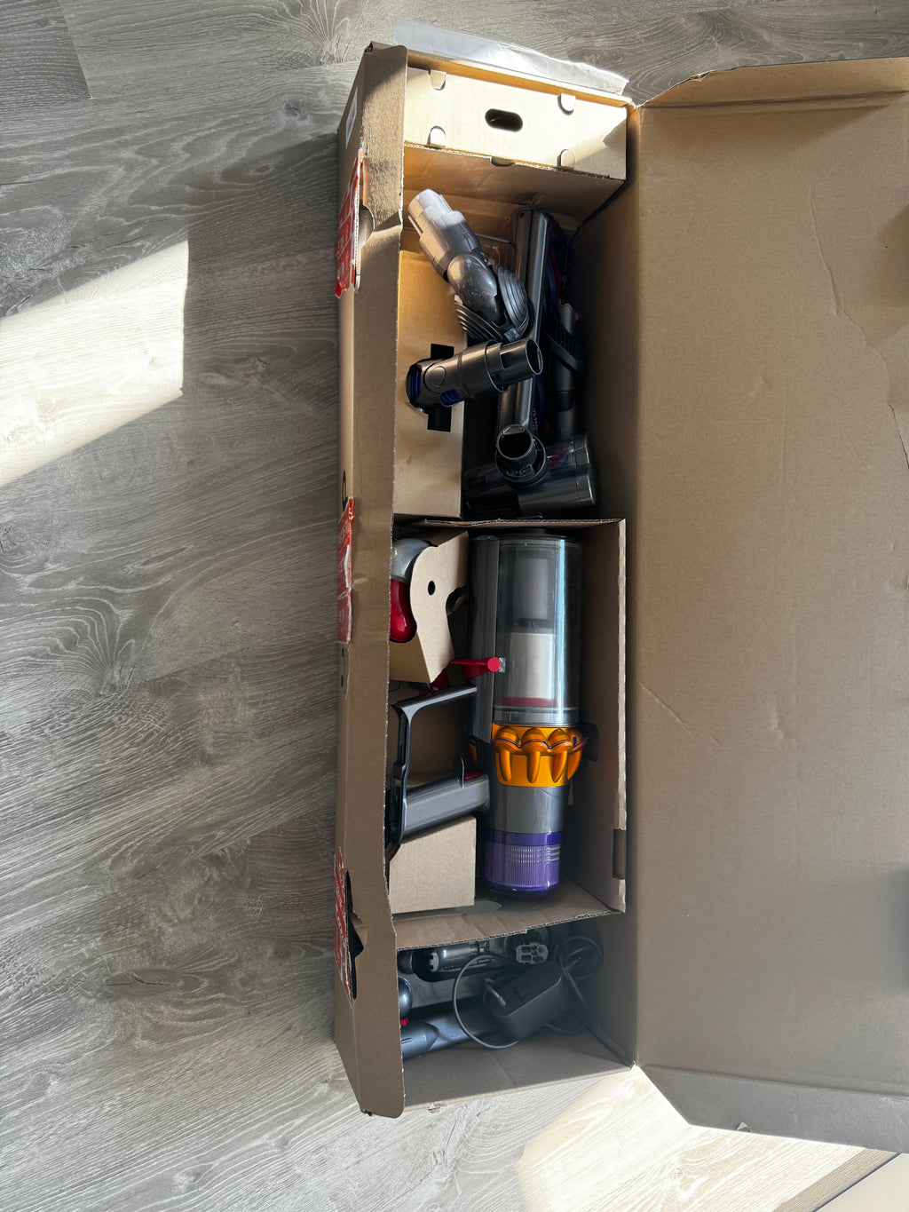Dyson V15 Detect Absolute — Krachtig zuigen, slim gemeten.