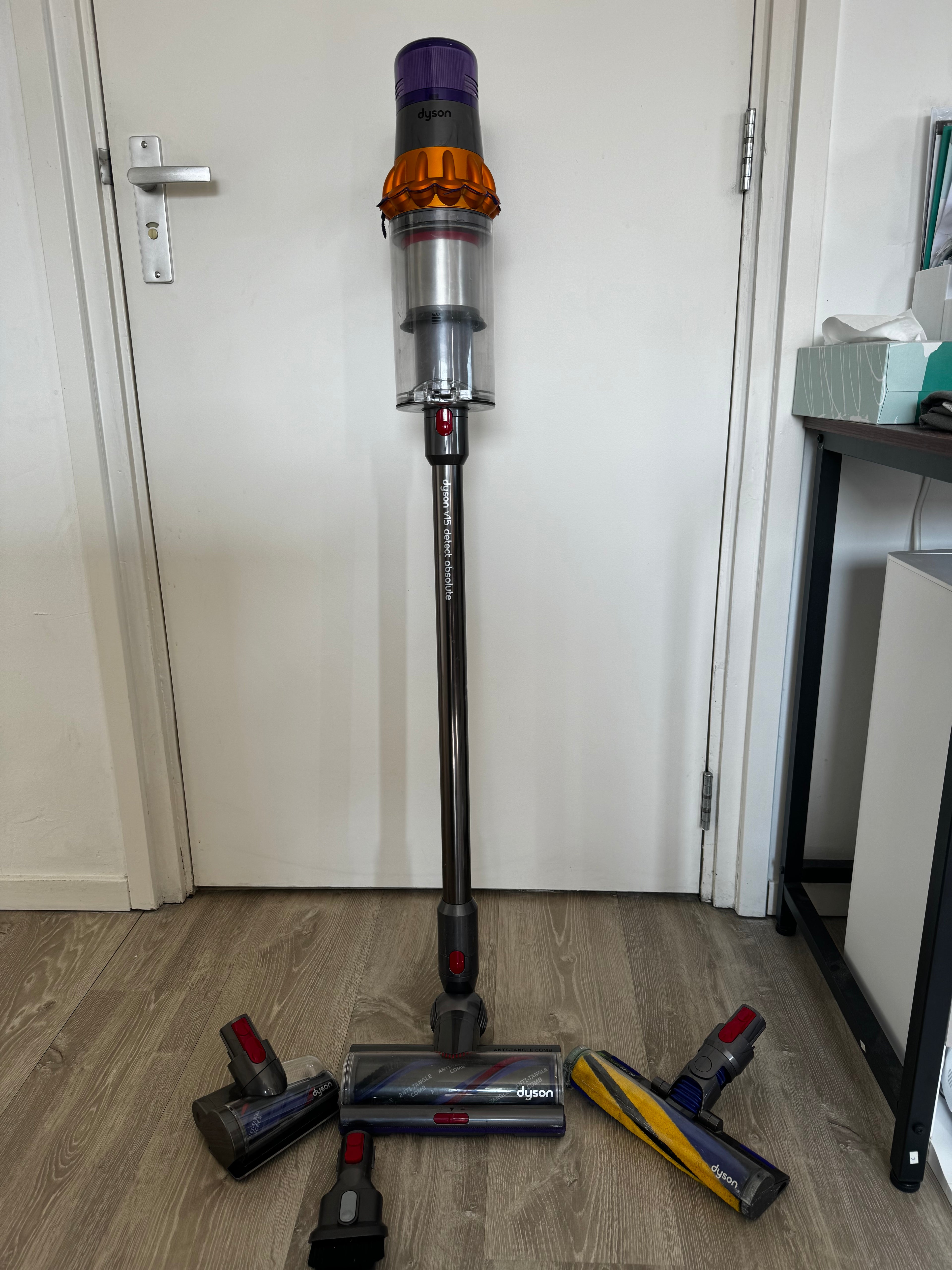 Dyson V15 Detect Absolute — Krachtig zuigen, slim gemeten.