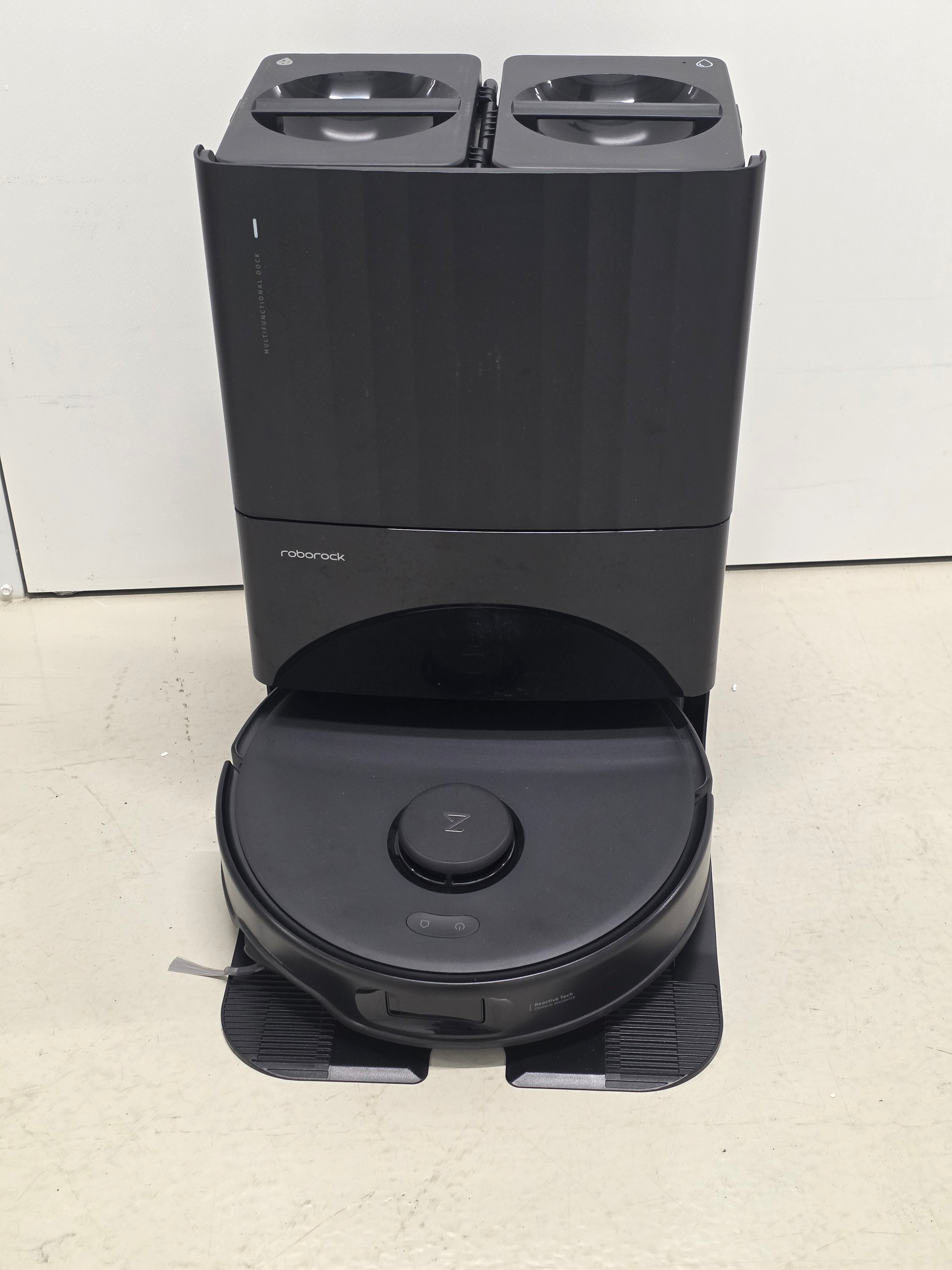 Roborock Qrevo Edge 5-in-1 Robot Vacuum & Mop Black